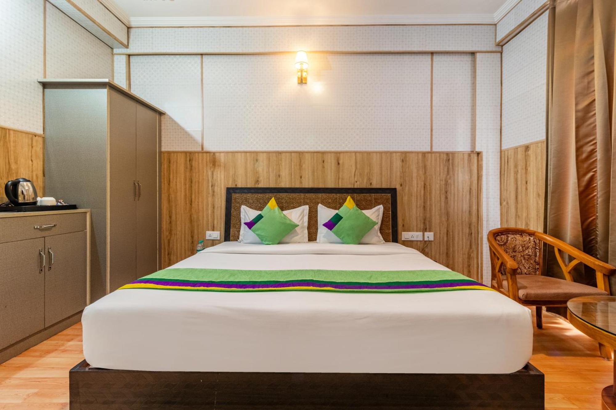Treebo Srishti Vaikunth With Mountain View Hotel Shimla Exterior foto