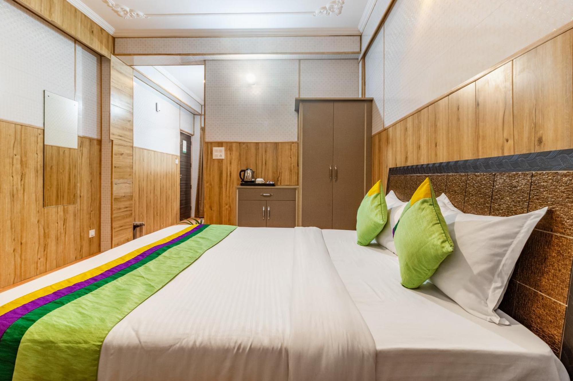 Treebo Srishti Vaikunth With Mountain View Hotel Shimla Exterior foto